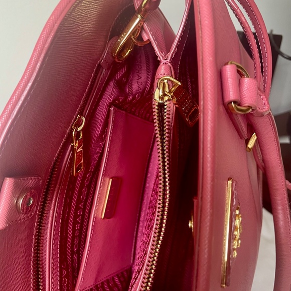 Prada TAMARIS  Saffiano Lux BN2558 Leather Tote - Picture 3 of 16